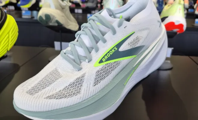 BROOKS HYPERION MAX 3 (190€)